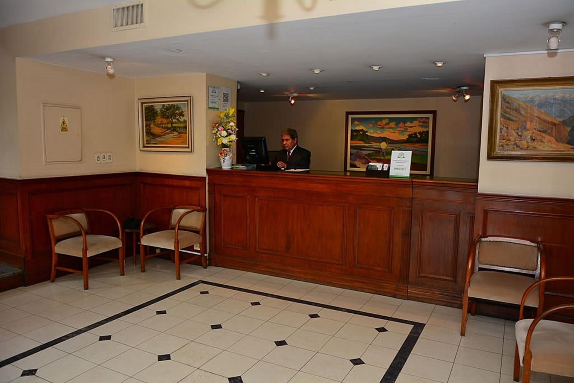 Colonial Hotel 3*
