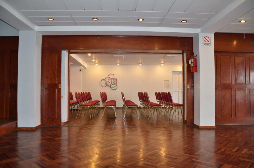 Colonial Hotel